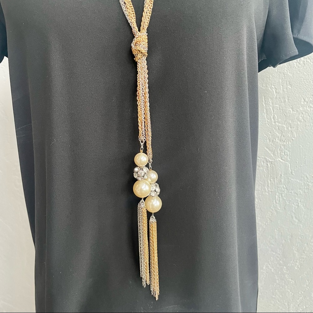 Beautiful Banana Republic Mixed Metal Pearl Necklace